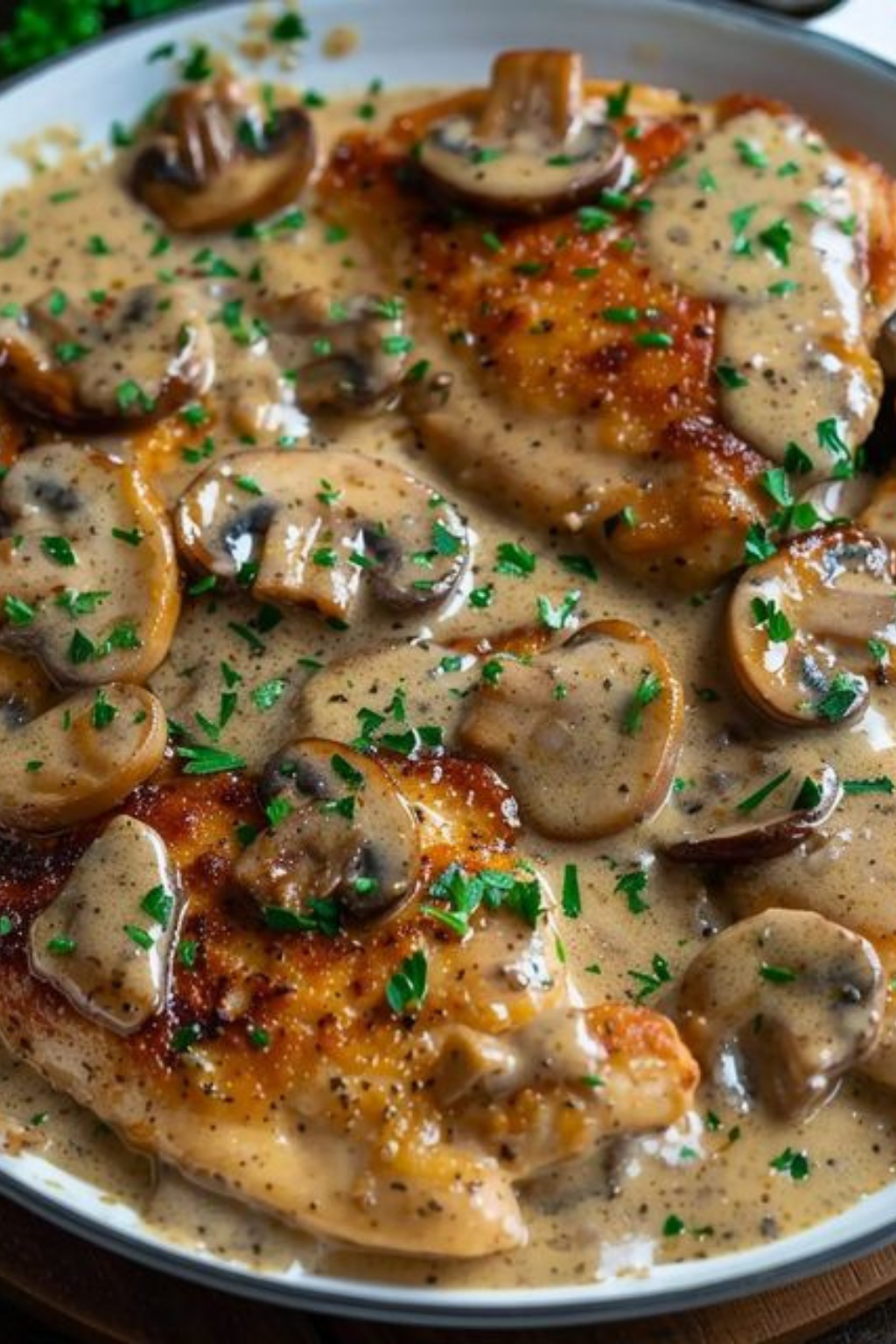 Schnelle Hähnchen-Pilzpfanne: Saftig & Cremig in 20 Min.